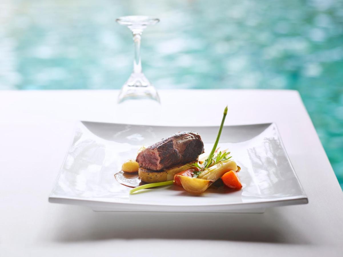 Lux* Saint Gilles Resort מראה חיצוני תמונה A plated meal